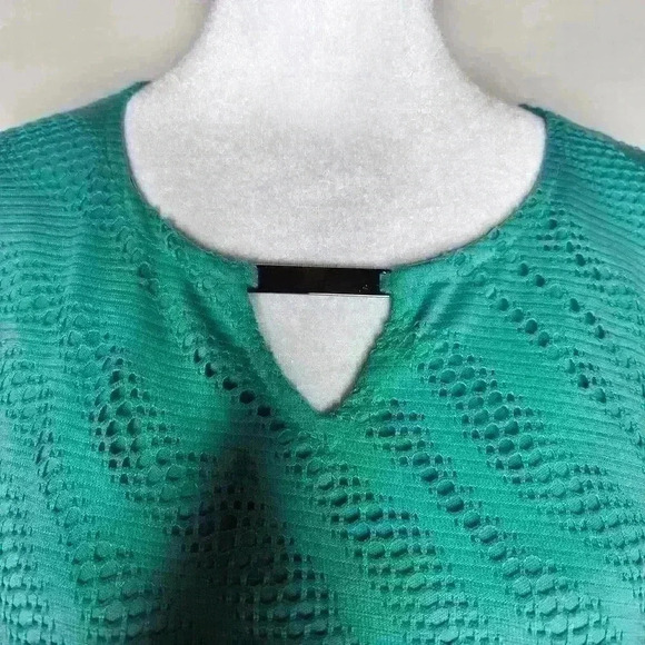 JM Collection women's teal eyelet blouse 3/4 sleeve size petite medium - Picture 3 of 6